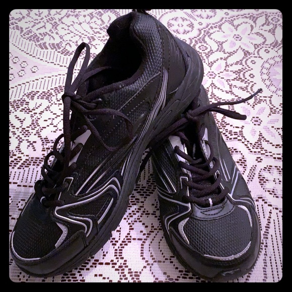 New black Starter tennis shoes - Picture 1 of 4